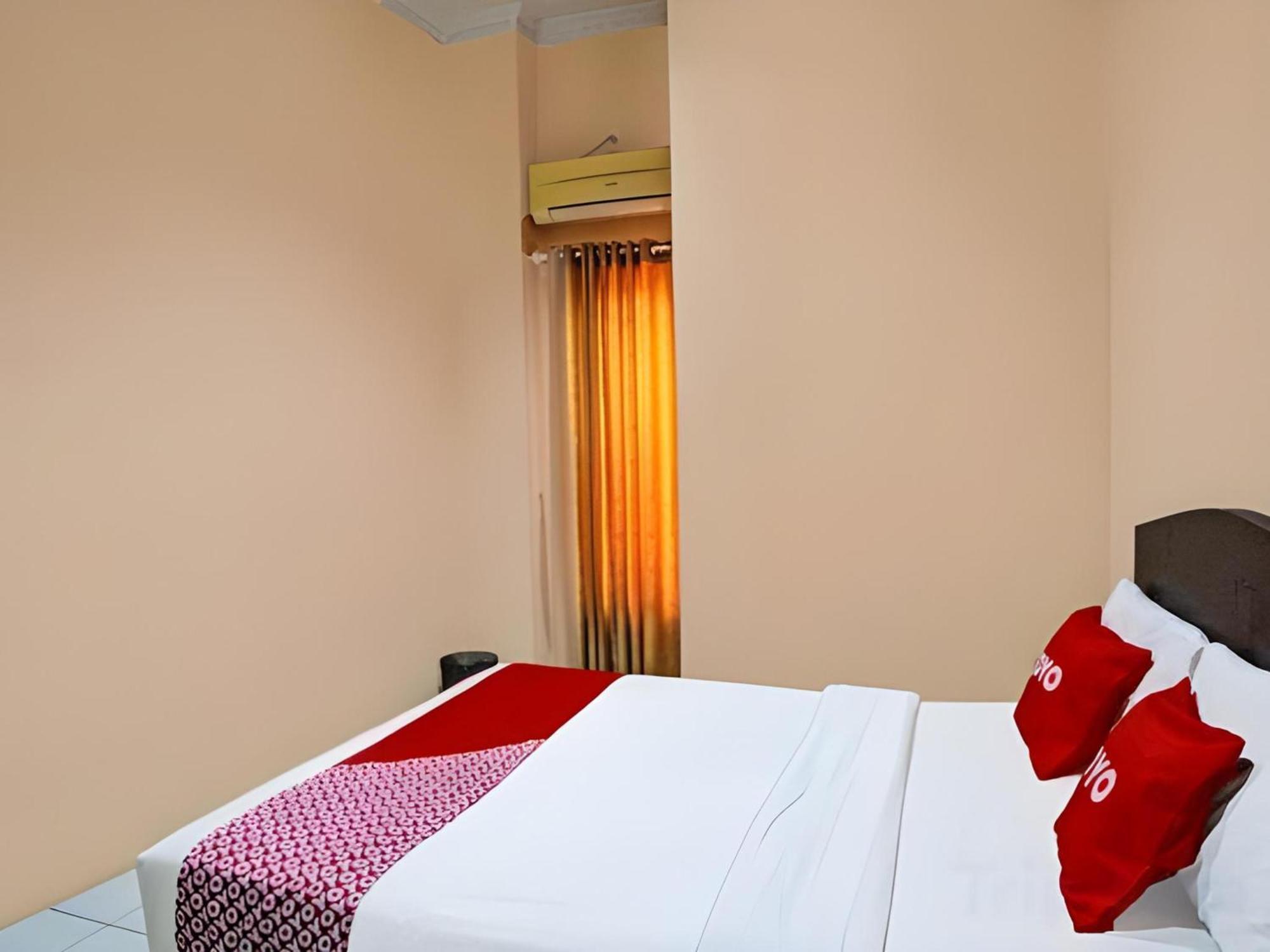 Hotel O Medan City Near Lapangan Benteng Formerly Ralica Residence מראה חיצוני תמונה