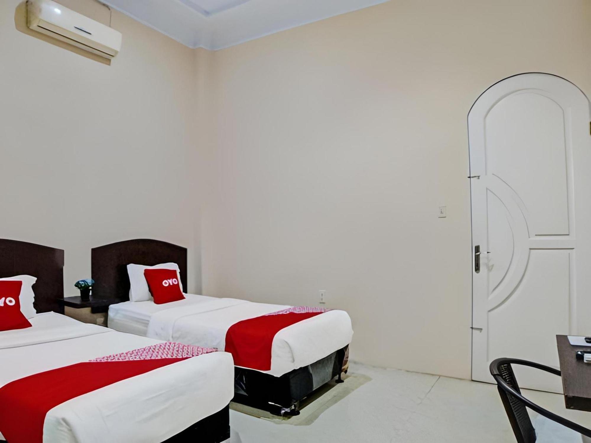 Hotel O Medan City Near Lapangan Benteng Formerly Ralica Residence מראה חיצוני תמונה