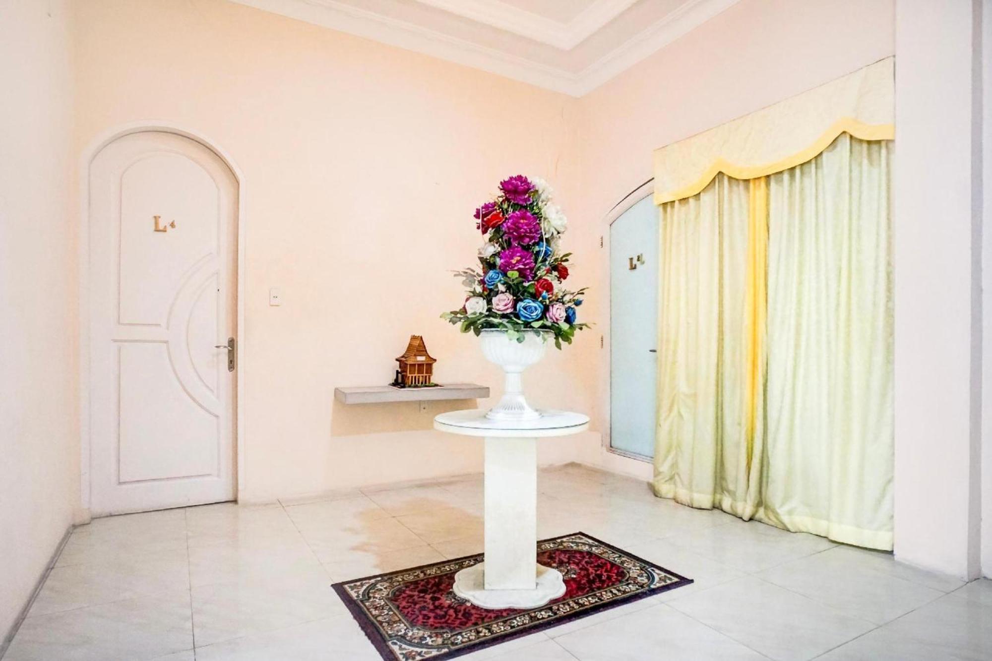 Hotel O Medan City Near Lapangan Benteng Formerly Ralica Residence מראה חיצוני תמונה