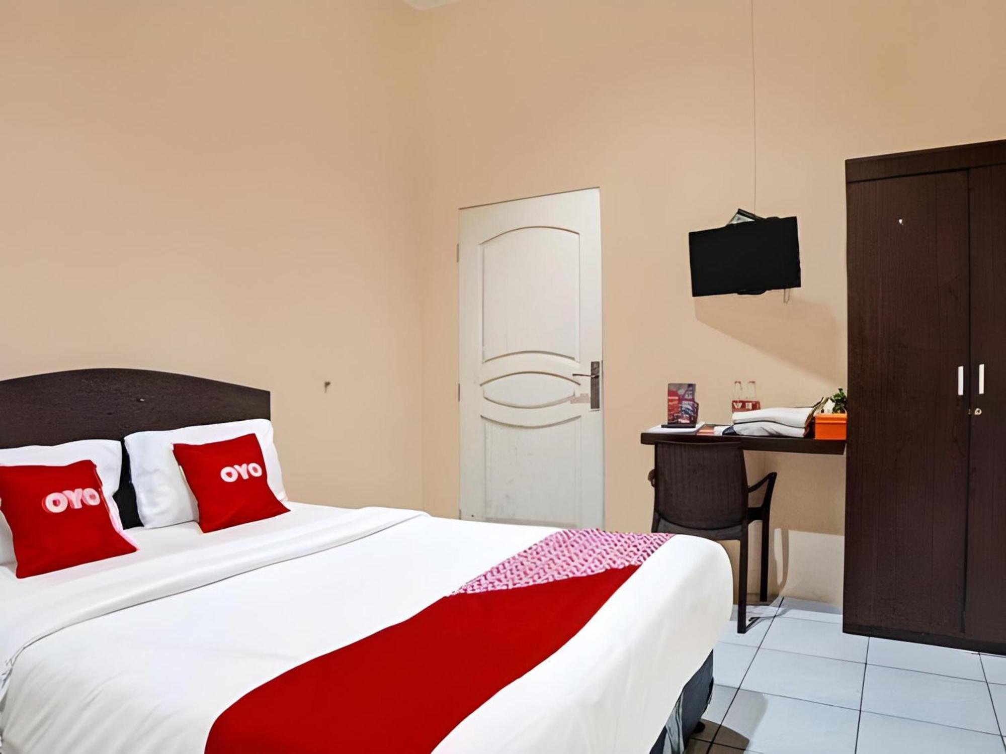 Hotel O Medan City Near Lapangan Benteng Formerly Ralica Residence מראה חיצוני תמונה